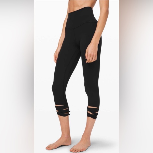 NWT Lululemon Align Crop 21" *Love Knot black size 4 - Picture 1 of 9